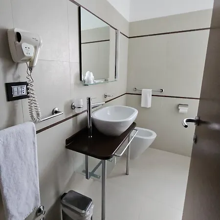 Rooms Affittacamere Pensjonat Lioni